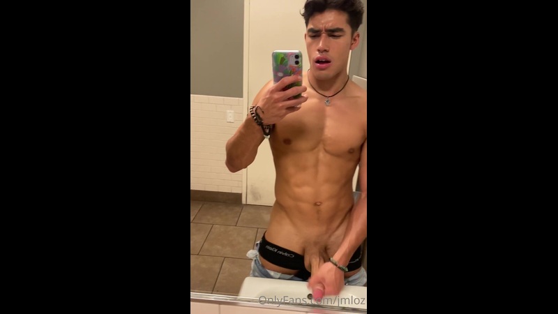Quick solo jerk off in the bathroom josh (jmloz)